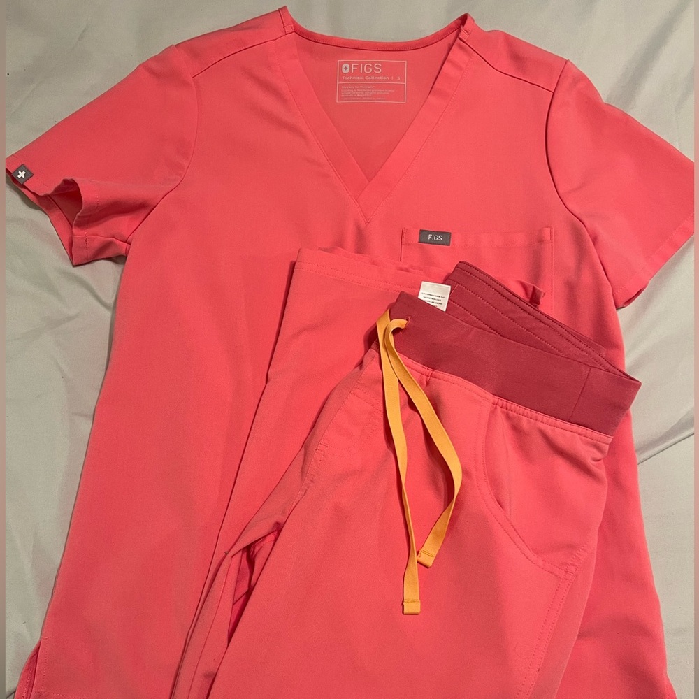 Figs Neon Pink Scrub Set S/S